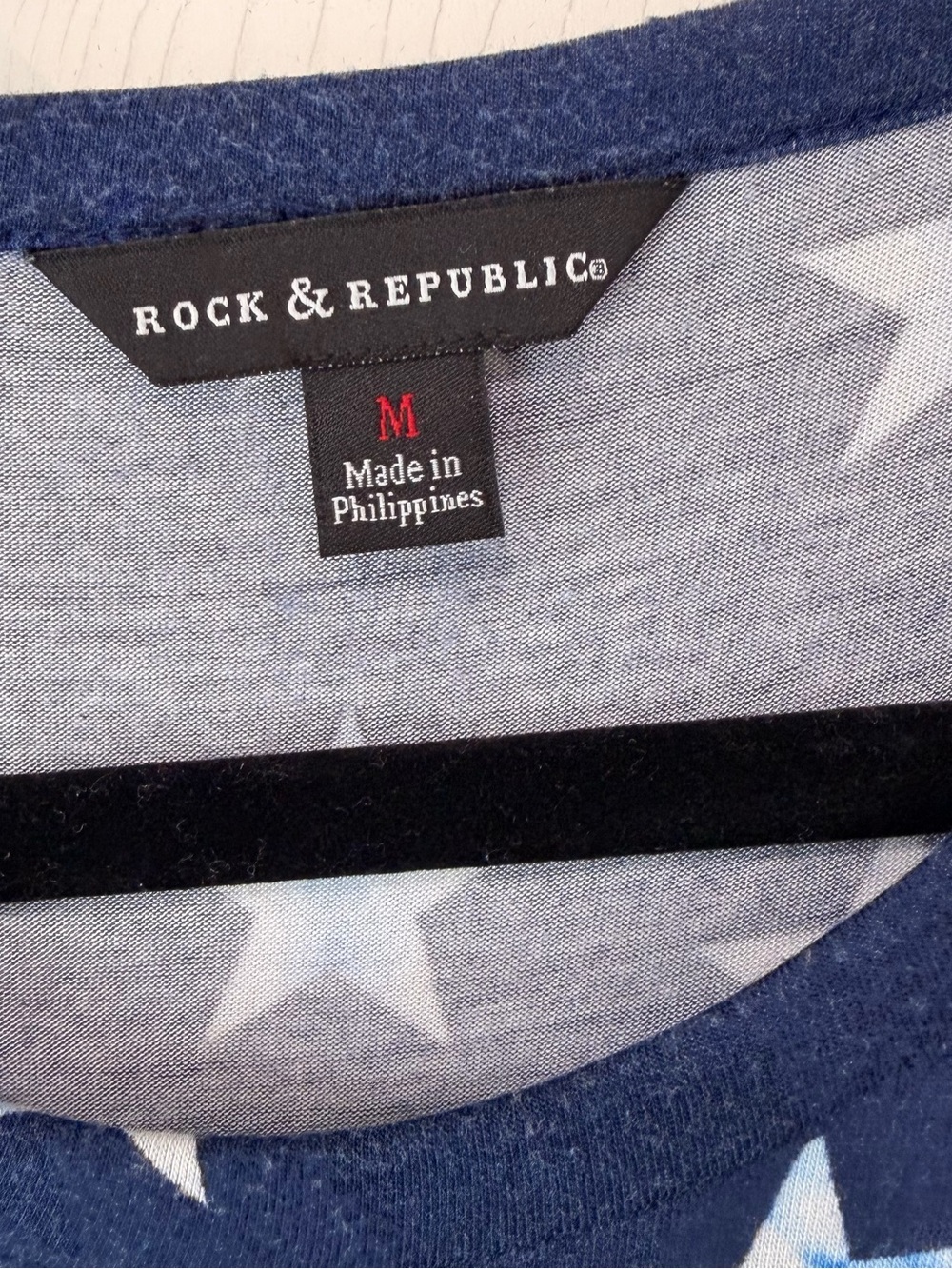 Rock & Republic Navy and White Star Top with Sleeve Cutout - Picture 4 of 5